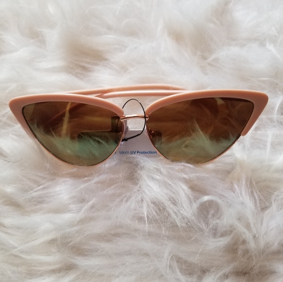 Time and Tru Accessories - Time And Tru Pink Cateye Sunglasses
